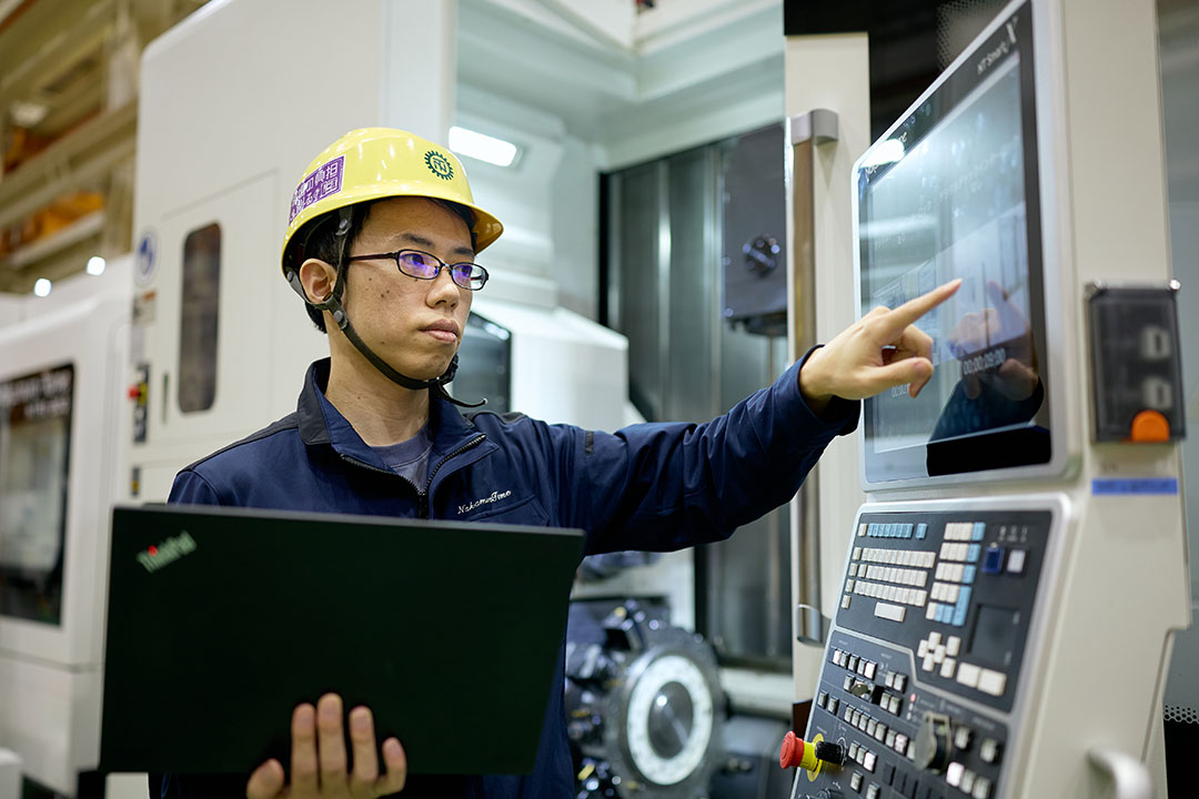 社員の働く様子写真A