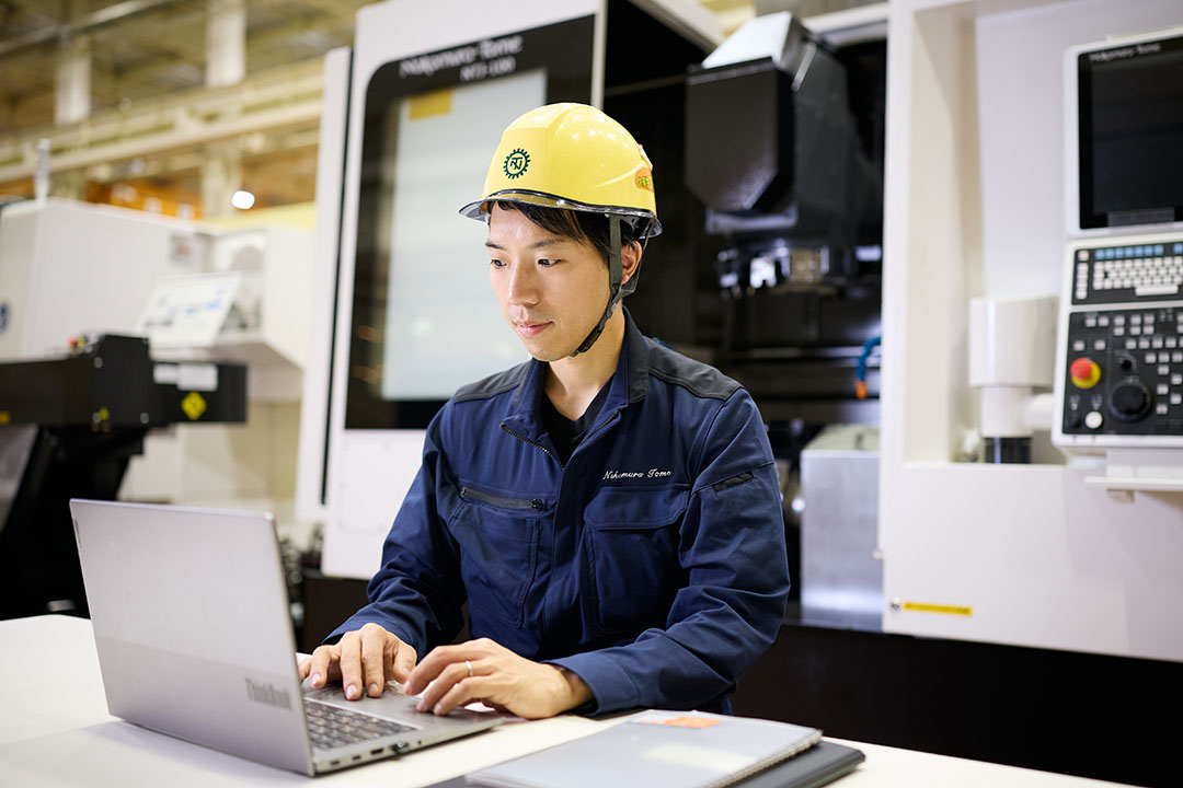 社員の働く様子写真A